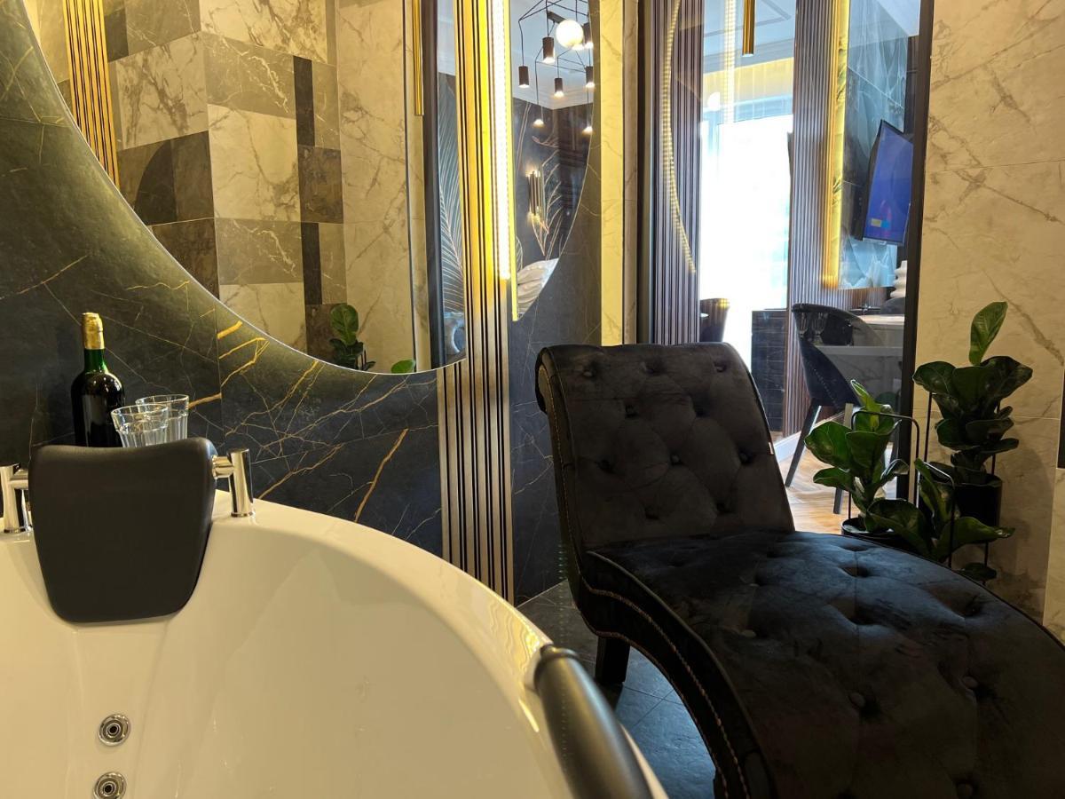 Apartment Family & Business Sauna Teznia No 10 Vip -lesny Nad Zalewem Cedzyna, Unikat Spa- 1 Bedroom With Private Sauna, Jacuzzi, Spectacular View Terrace, Parking, Catering Options