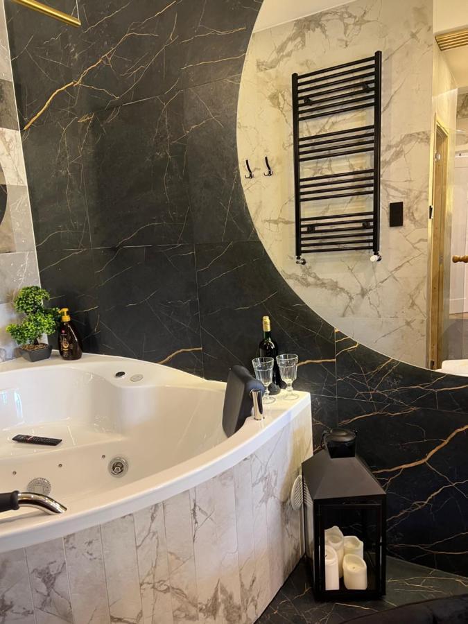 Family & Business Sauna Teznia No 10 Vip -lesny Nad Zalewem Cedzyna, Unikat Spa- 1 Bedroom With Private Sauna, Jacuzzi, Spectacular View Terrace, Parking, Catering Options Kielce