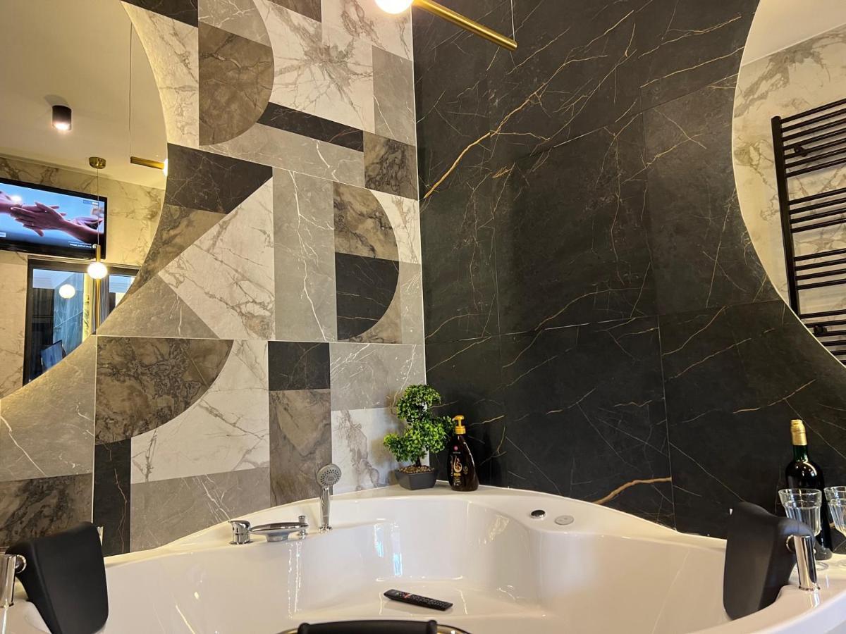 Apartment Family & Business Sauna Teznia No 10 Vip -lesny Nad Zalewem Cedzyna, Unikat Spa- 1 Bedroom With Private Sauna, Jacuzzi, Spectacular View Terrace, Parking, Catering Options *