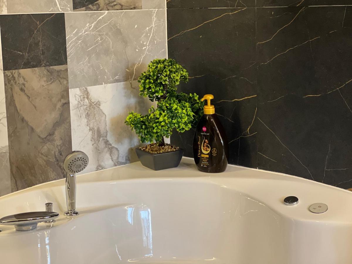 Family & Business Sauna Teznia No 10 Vip -lesny Nad Zalewem Cedzyna, Unikat Spa- 1 Bedroom With Private Sauna, Jacuzzi, Spectacular View Terrace, Parking, Catering Options *